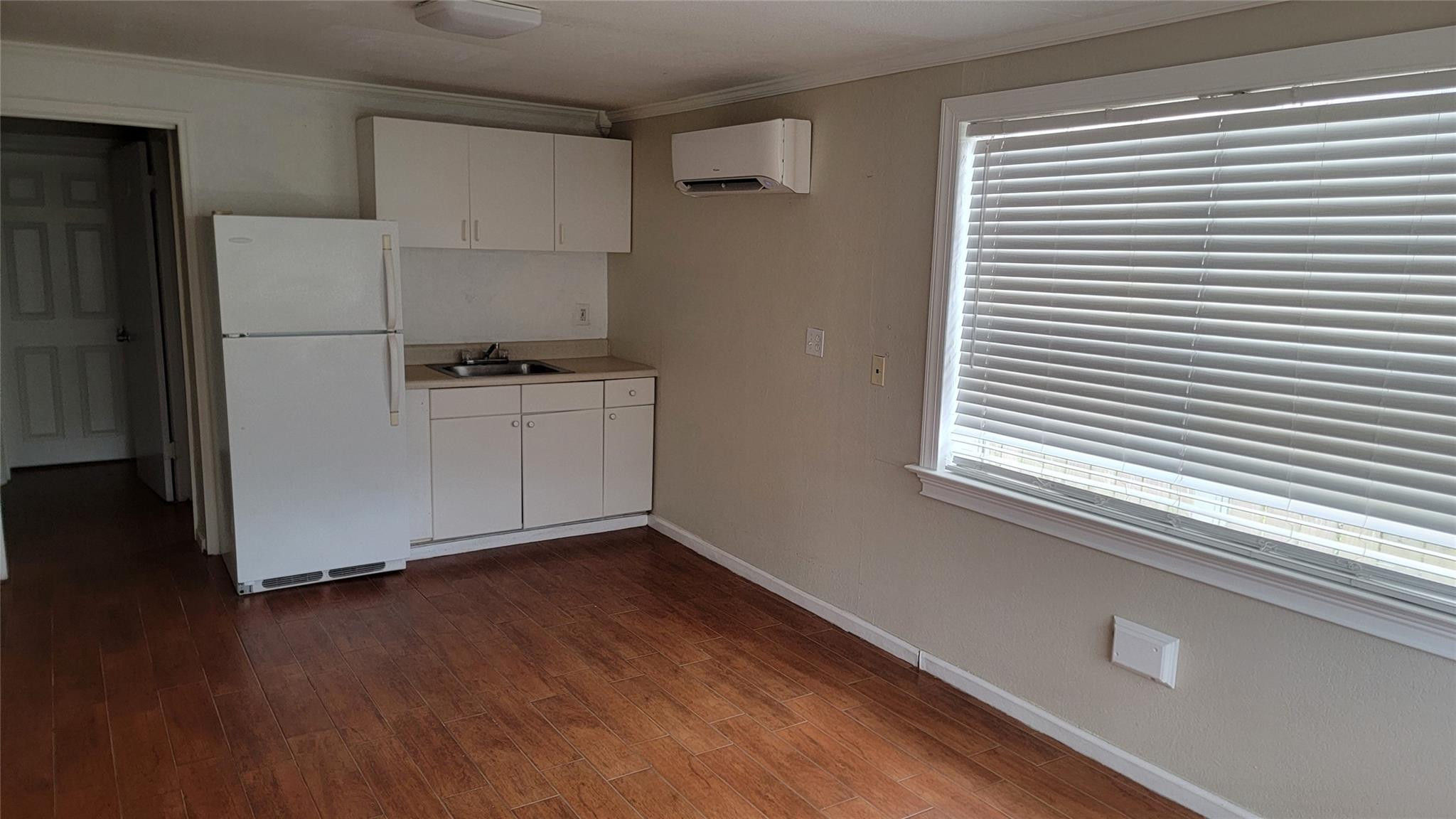 Mic-Lil Estates 36-25 B - Residential Lease