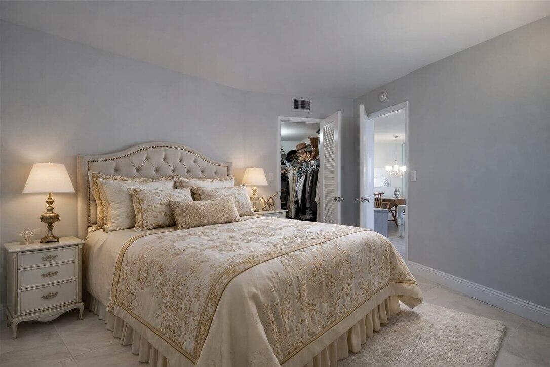 LIGHTHOUSE POINT PLAZA CONDO - Residential Lease