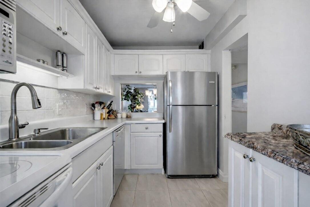 LIGHTHOUSE POINT PLAZA CONDO - Residential Lease