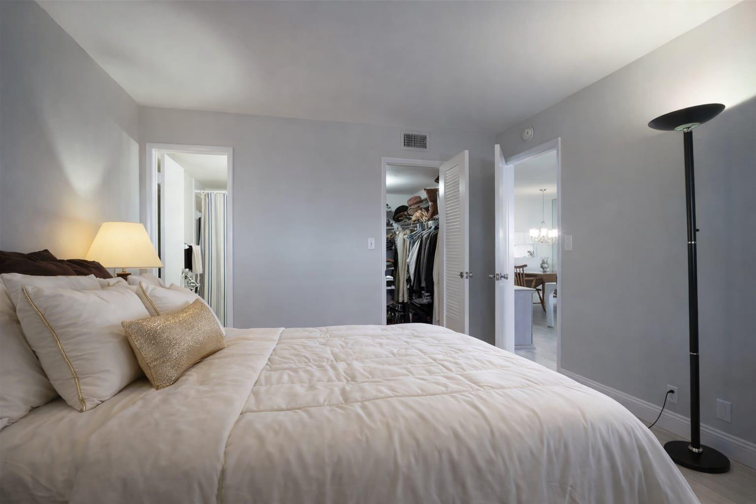 LIGHTHOUSE POINT PLAZA CONDO - Residential Lease