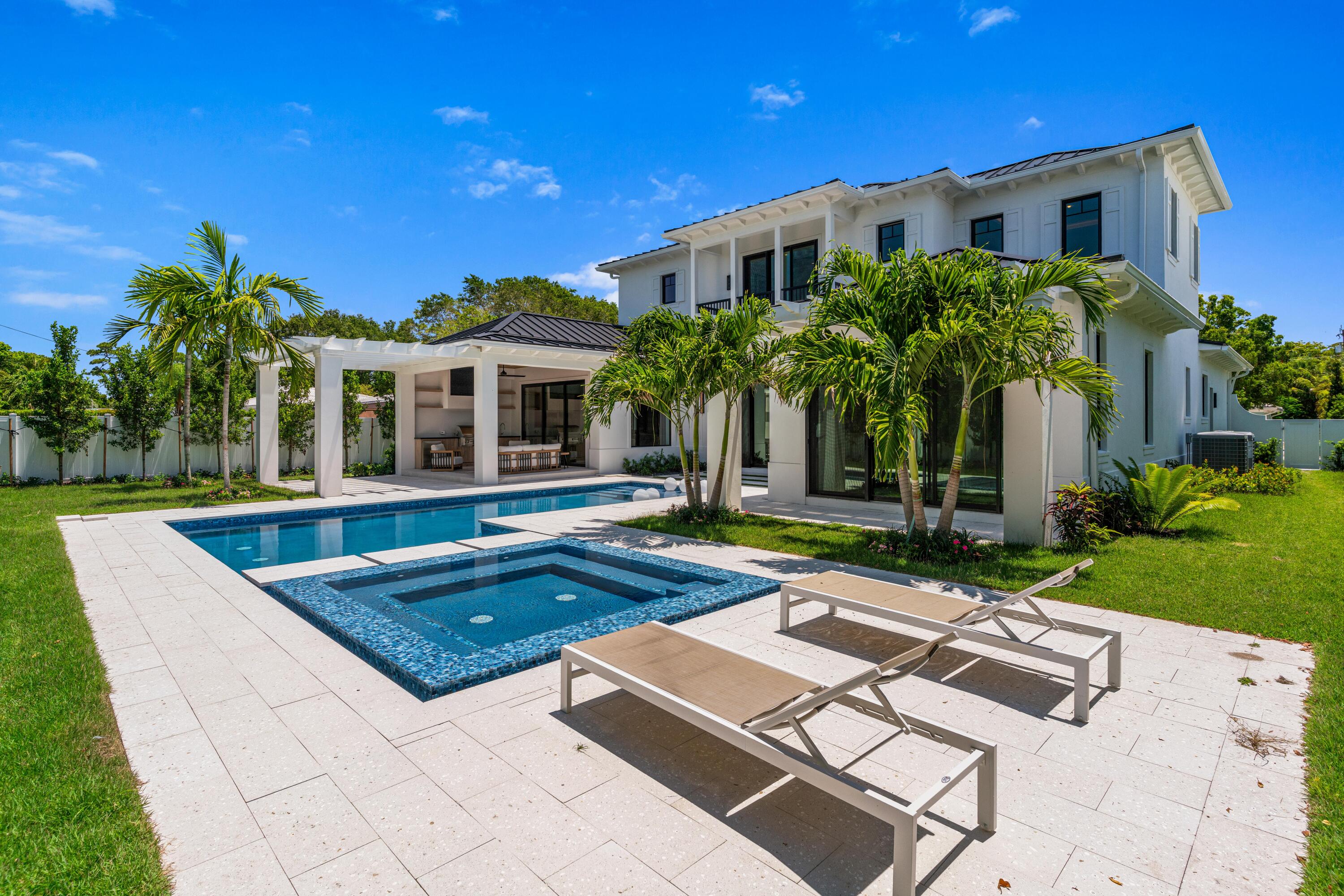 720 NW 3rd Avenue