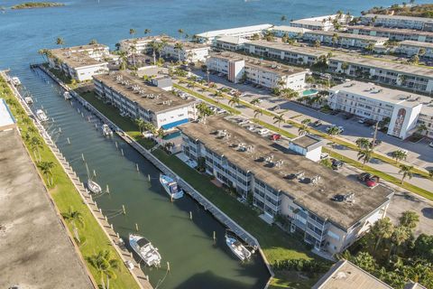 A home in North Palm Beach