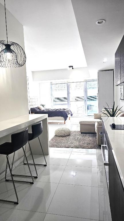 851 NE 1st Avenue 306