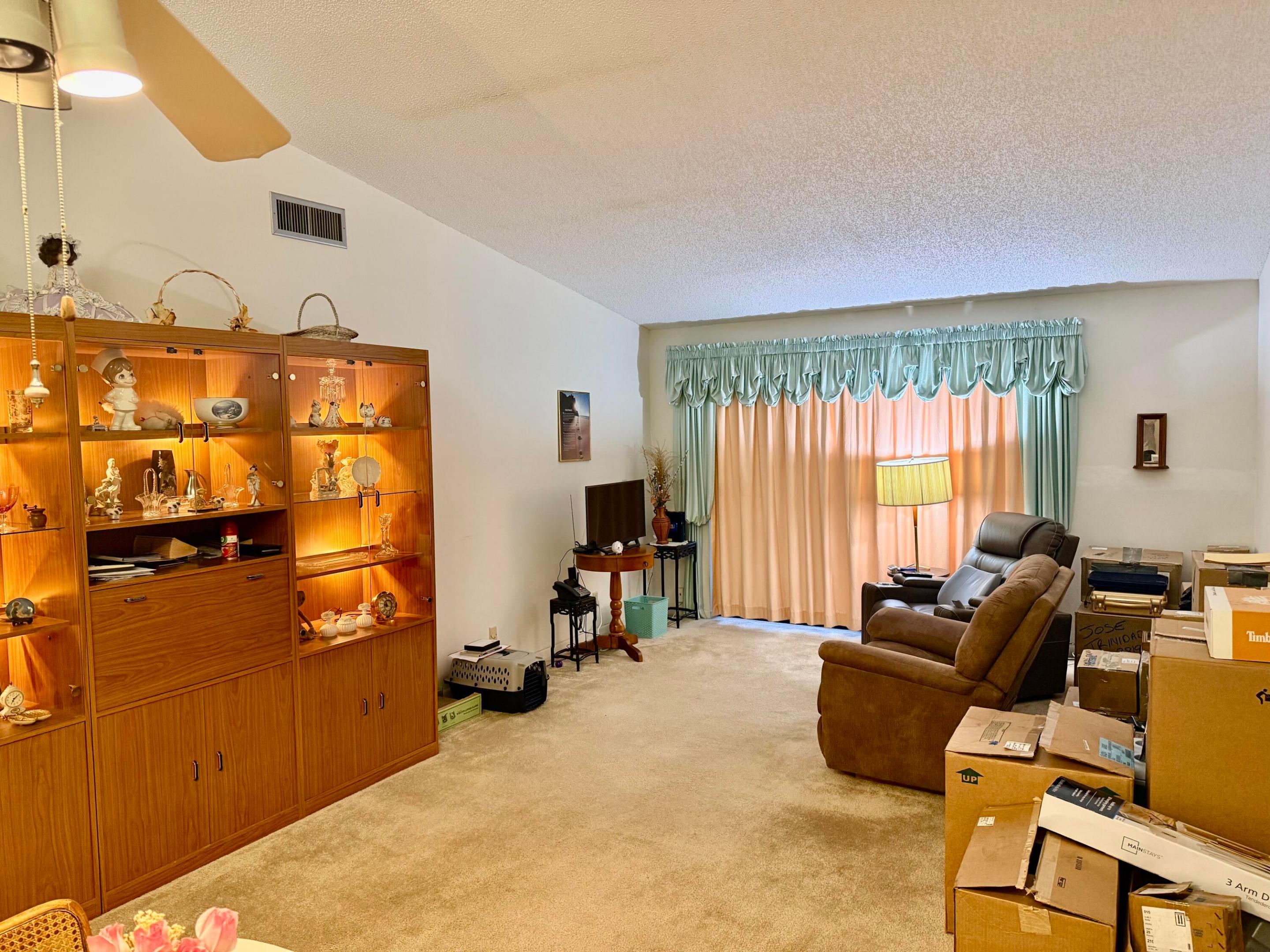 PINERIDGE II - Residential