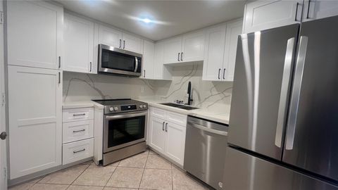 4000 N Hills Drive 28 Hollywood FL 33021