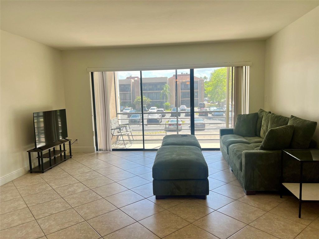 Photo of 4000 N Hills Drive #28, Hollywood, FL 33021 (MLS # F10554321)