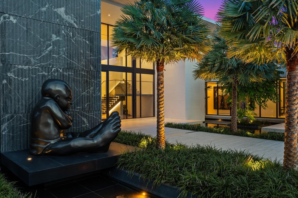 Photo of 600 NE 5th Avenue, Boca Raton, FL 33432 (MLS # B26092109)