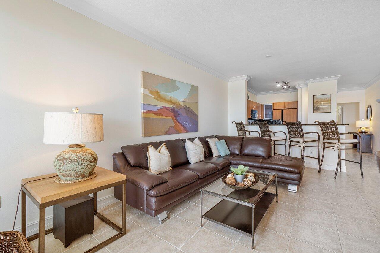 MOORINGS AT LANTANA CONDO - Residential Lease