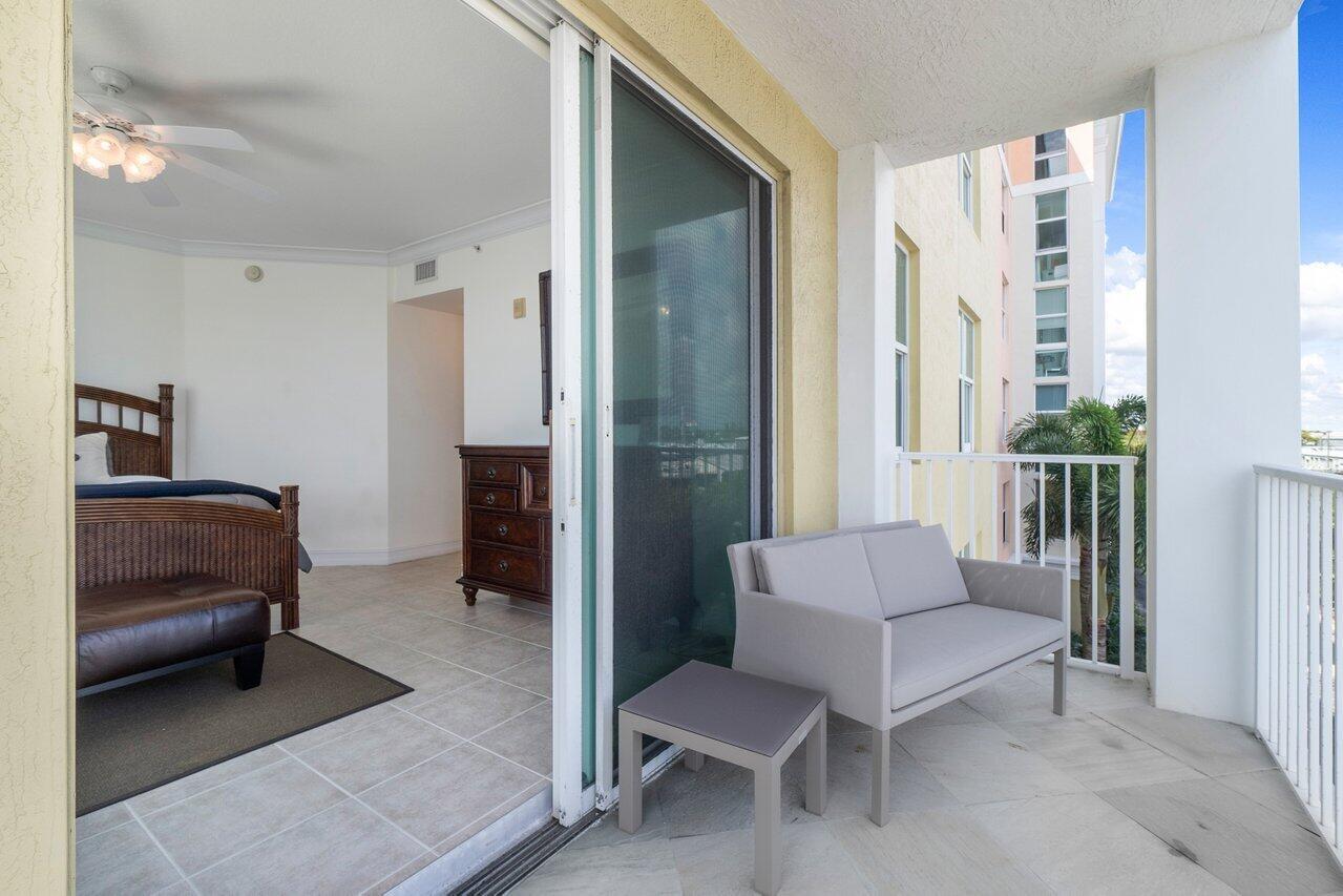 MOORINGS AT LANTANA CONDO - Residential Lease