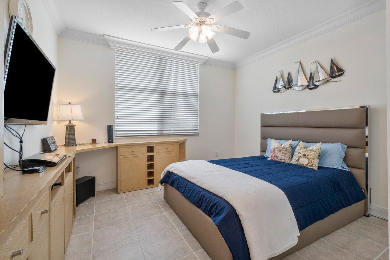 MOORINGS AT LANTANA CONDO - Residential Lease