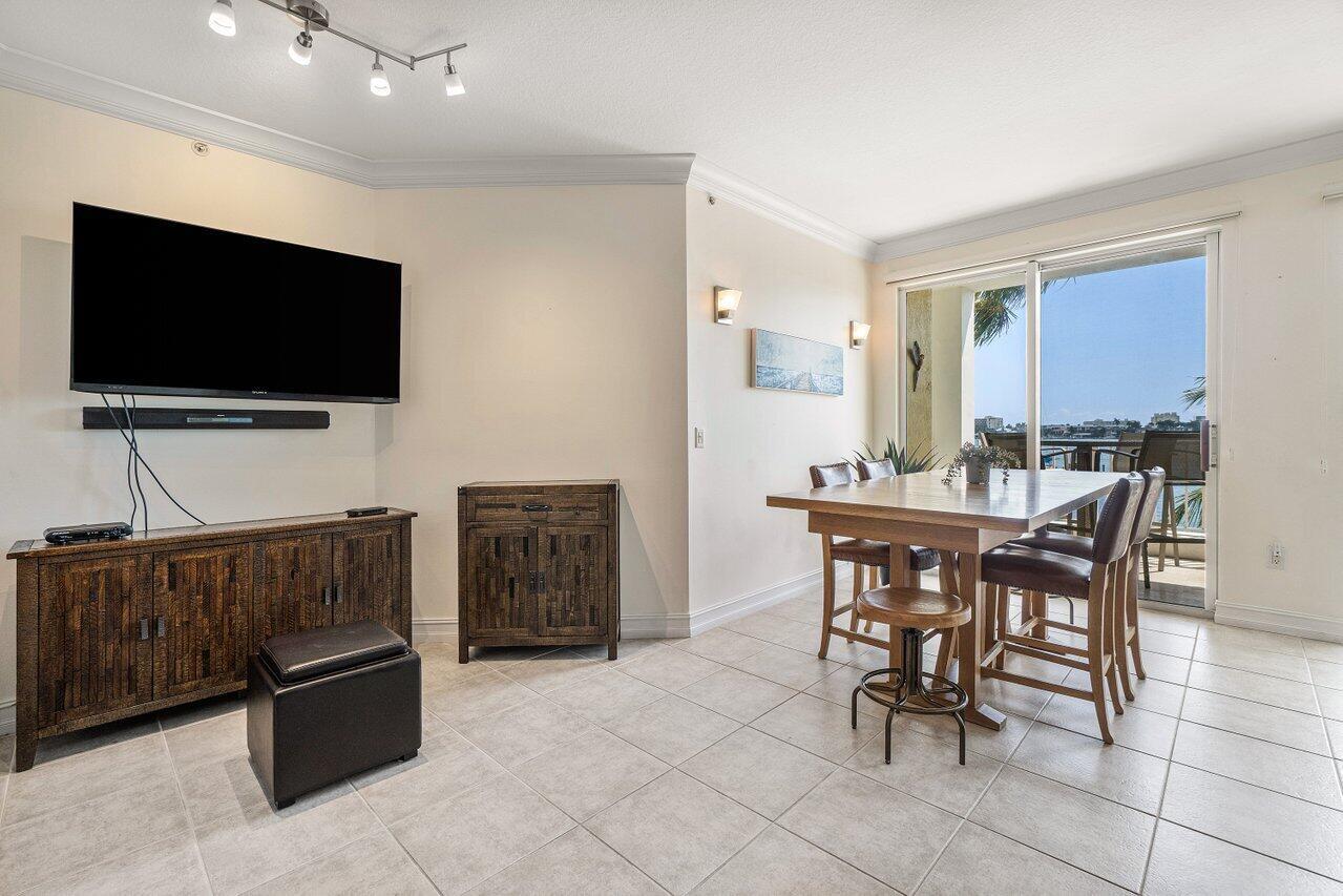 MOORINGS AT LANTANA CONDO - Residential Lease