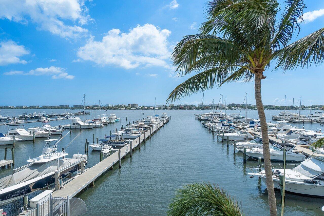 MOORINGS AT LANTANA CONDO - Residential Lease