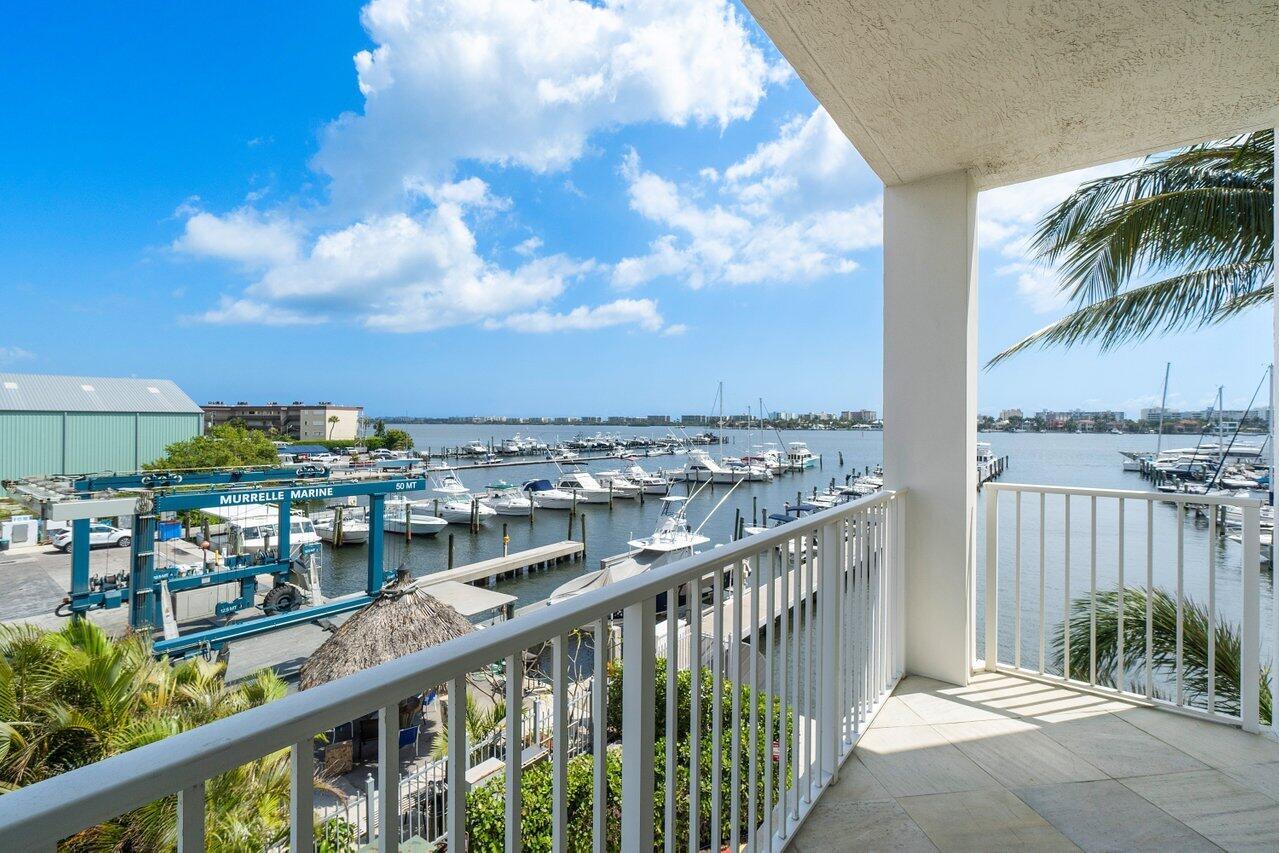 MOORINGS AT LANTANA CONDO - Residential Lease