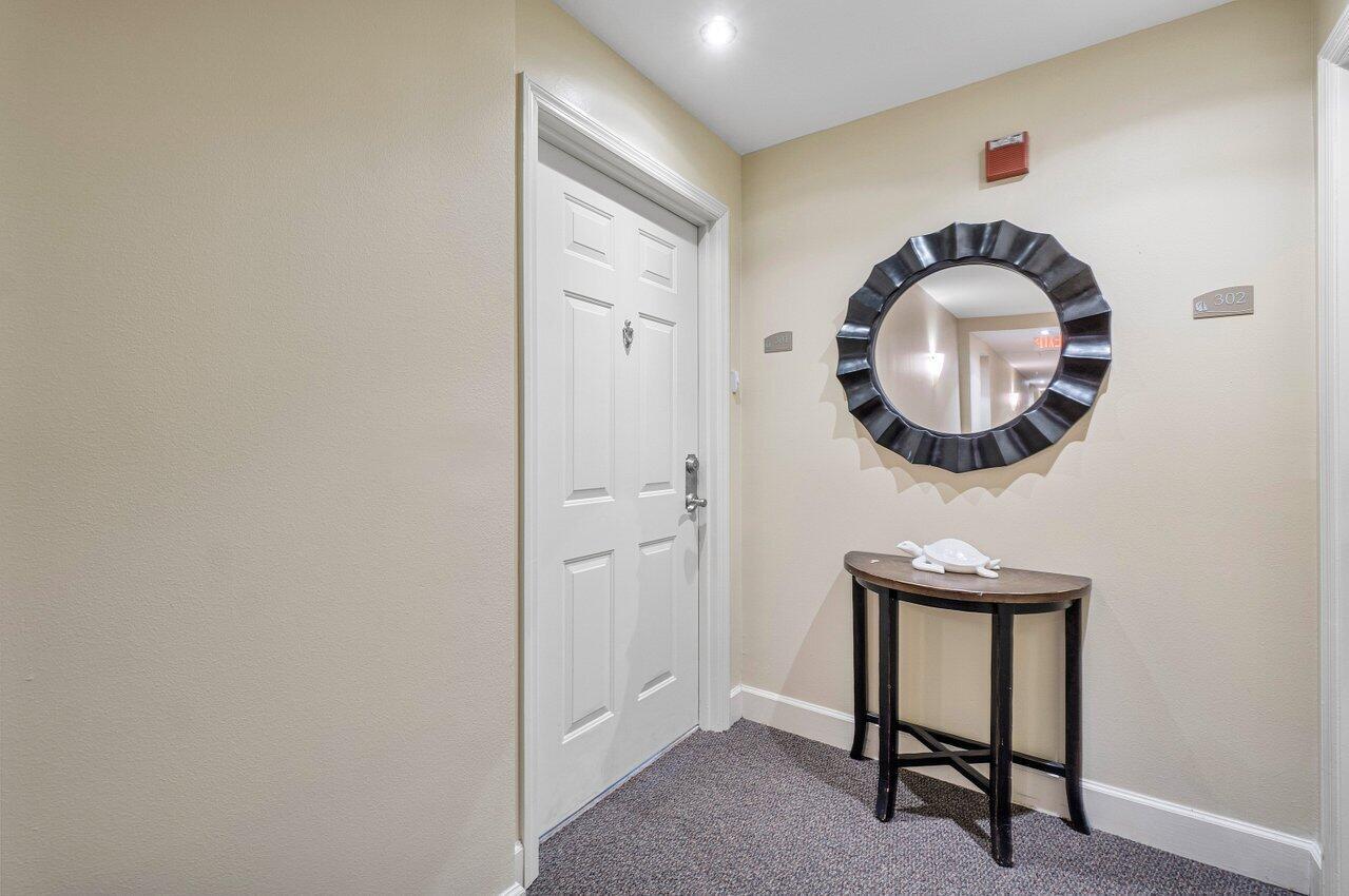 MOORINGS AT LANTANA CONDO - Residential Lease