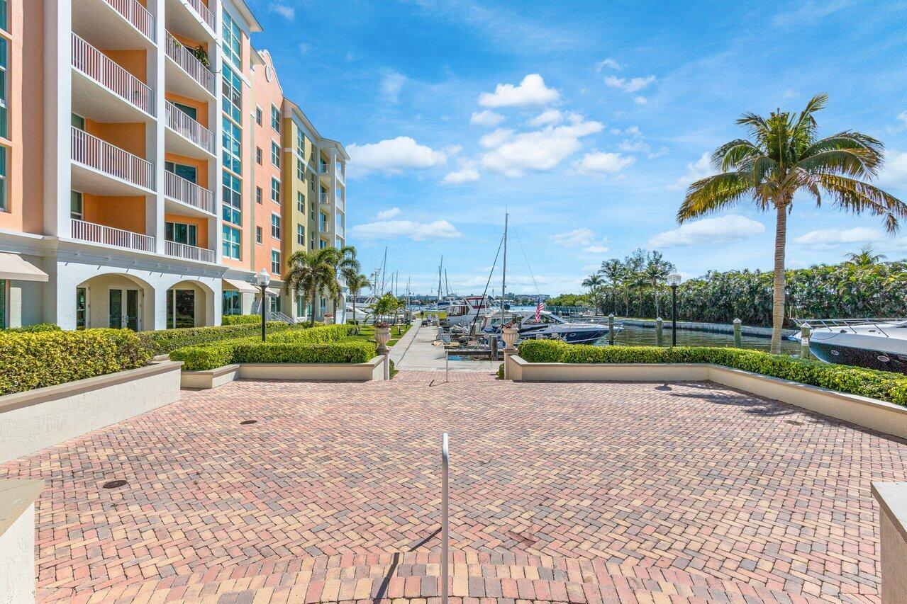 MOORINGS AT LANTANA CONDO - Residential Lease