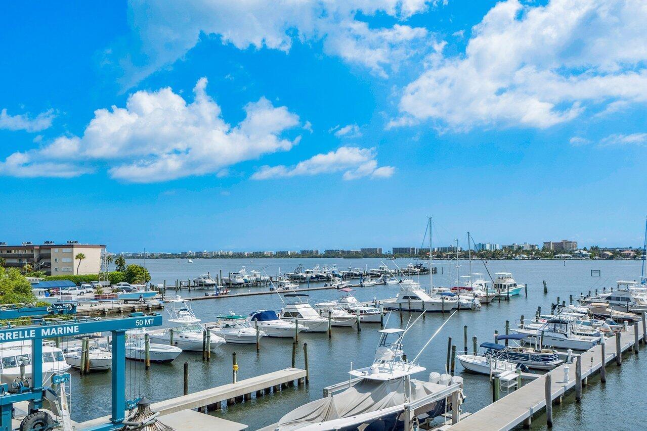 MOORINGS AT LANTANA CONDO - Residential Lease