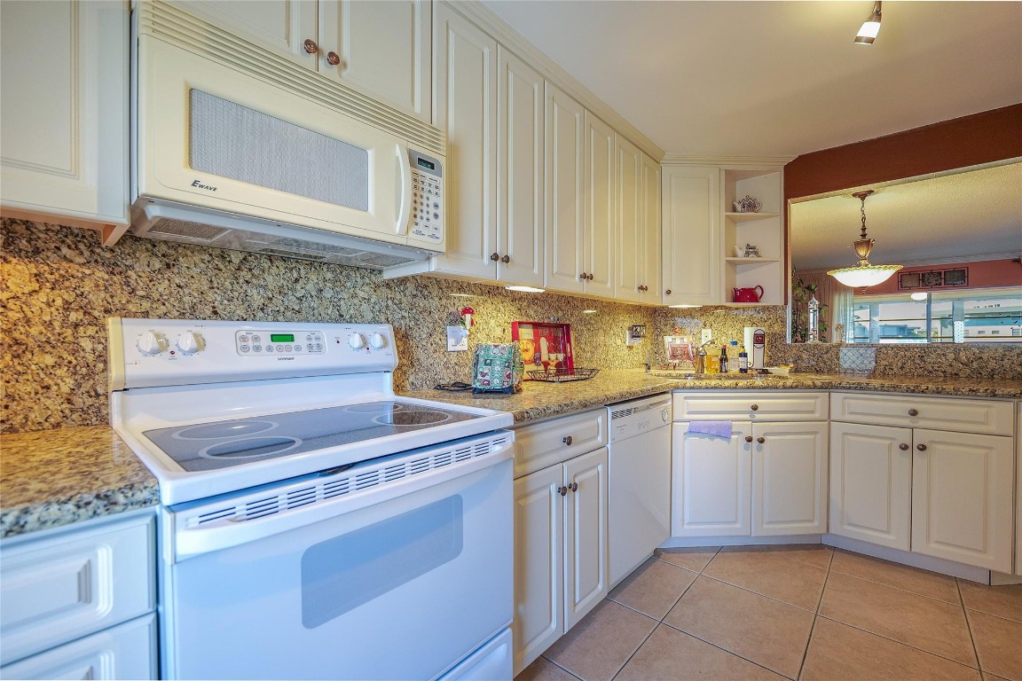 LAUDERDALE OKAS - Residential