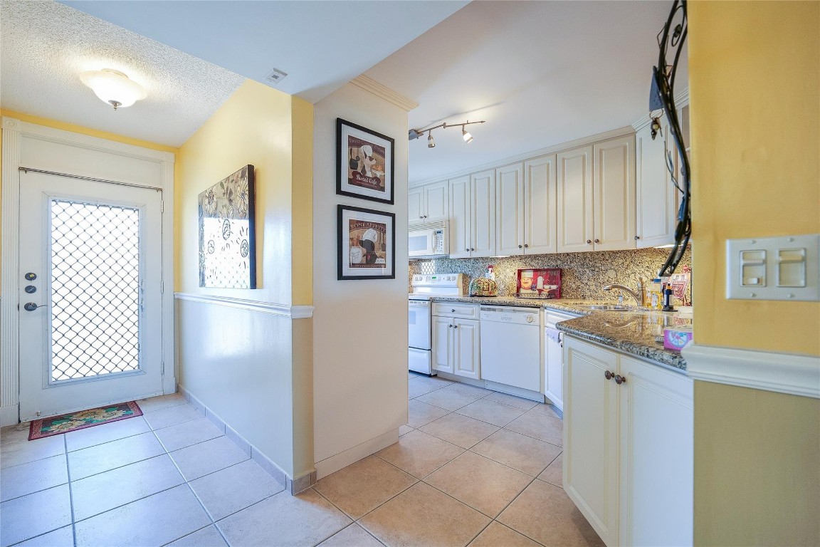 LAUDERDALE OKAS - Residential