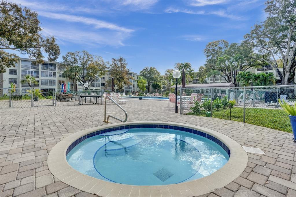 LAUDERDALE OKAS - Residential