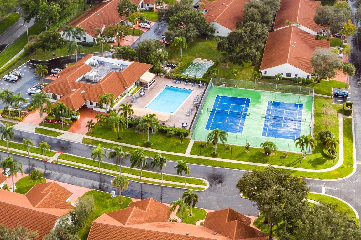 SUN VALLEY EAST CONDO - Residential