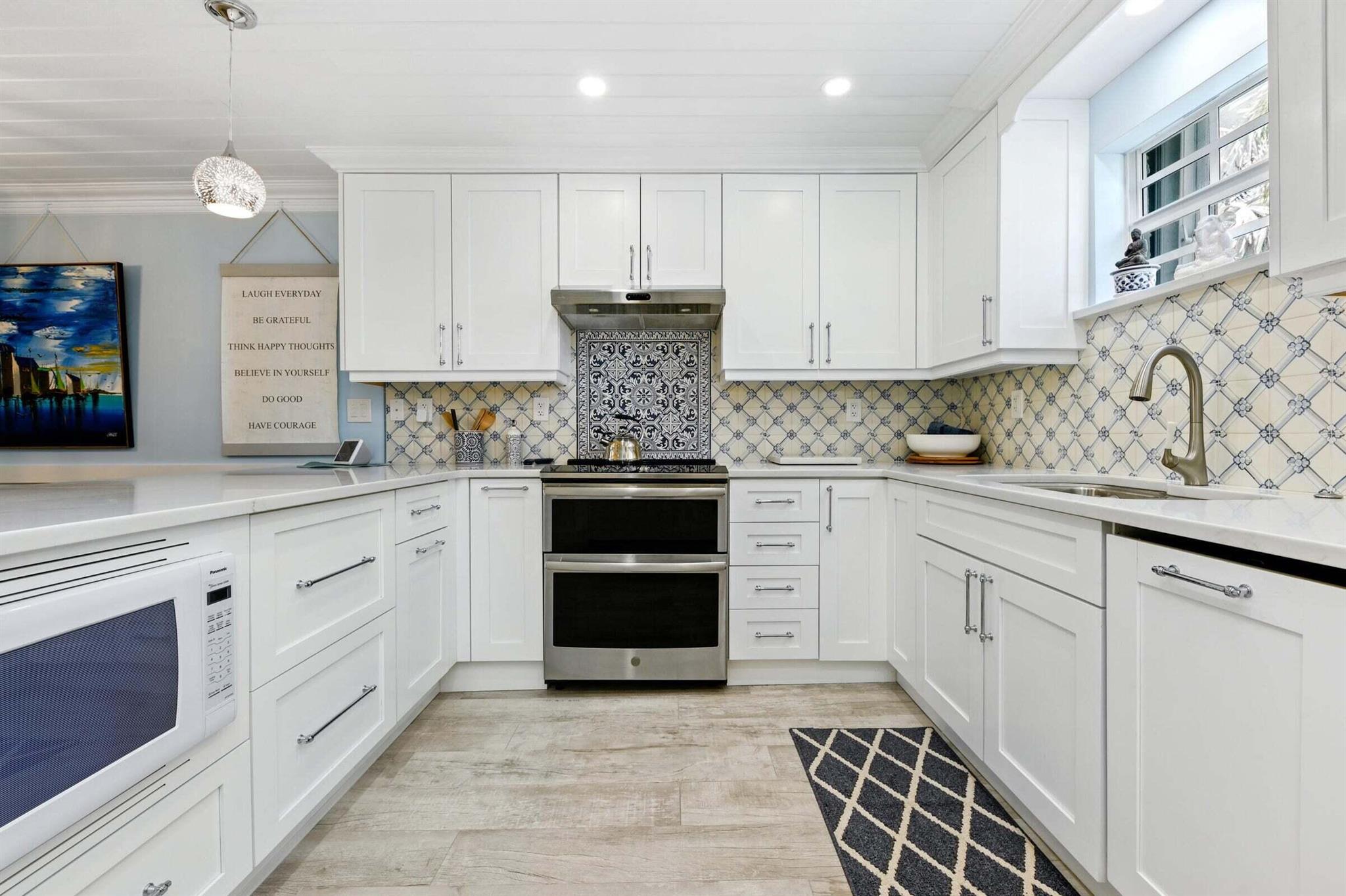 Ocean Manor Cond - Residential