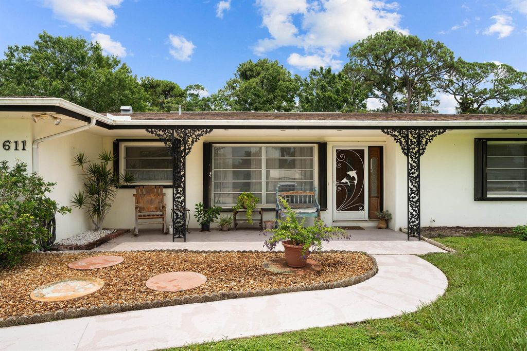 Photo of 611 Coconut Avenue N, Port Saint Lucie, FL 34952 (MLS # R11109664)