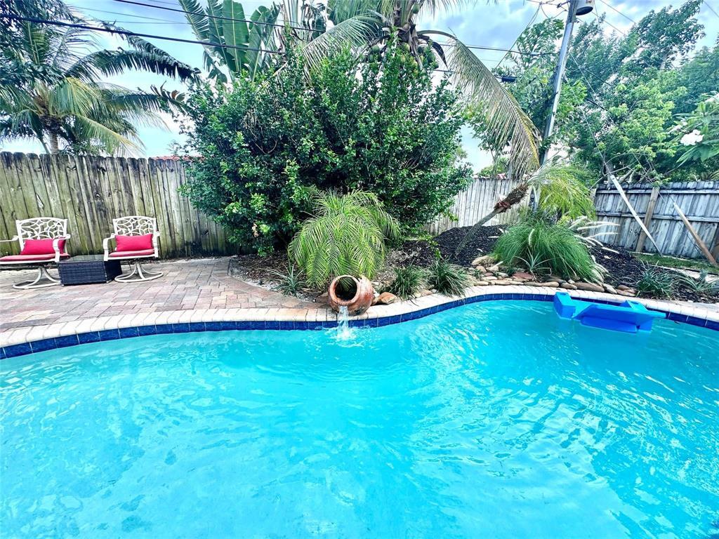 TWIN LAKES RESUB OF BLKS 11 12 - Residential