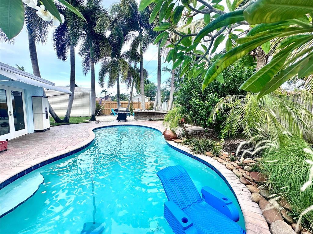 TWIN LAKES RESUB OF BLKS 11 12 - Residential