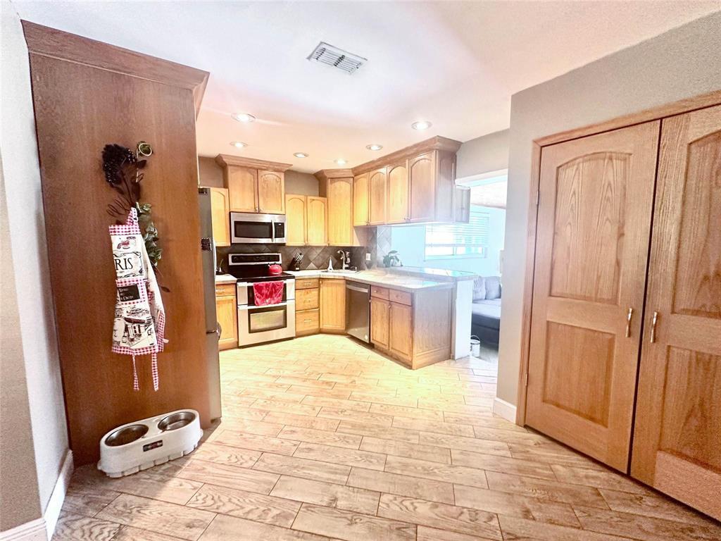 TWIN LAKES RESUB OF BLKS 11 12 - Residential