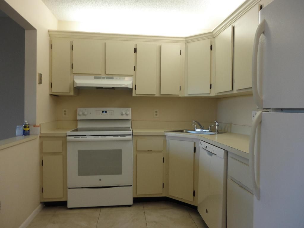 Photo of 322 Knotty Pine Circle #D-1, Greenacres, FL 33463 (MLS # R11150157)