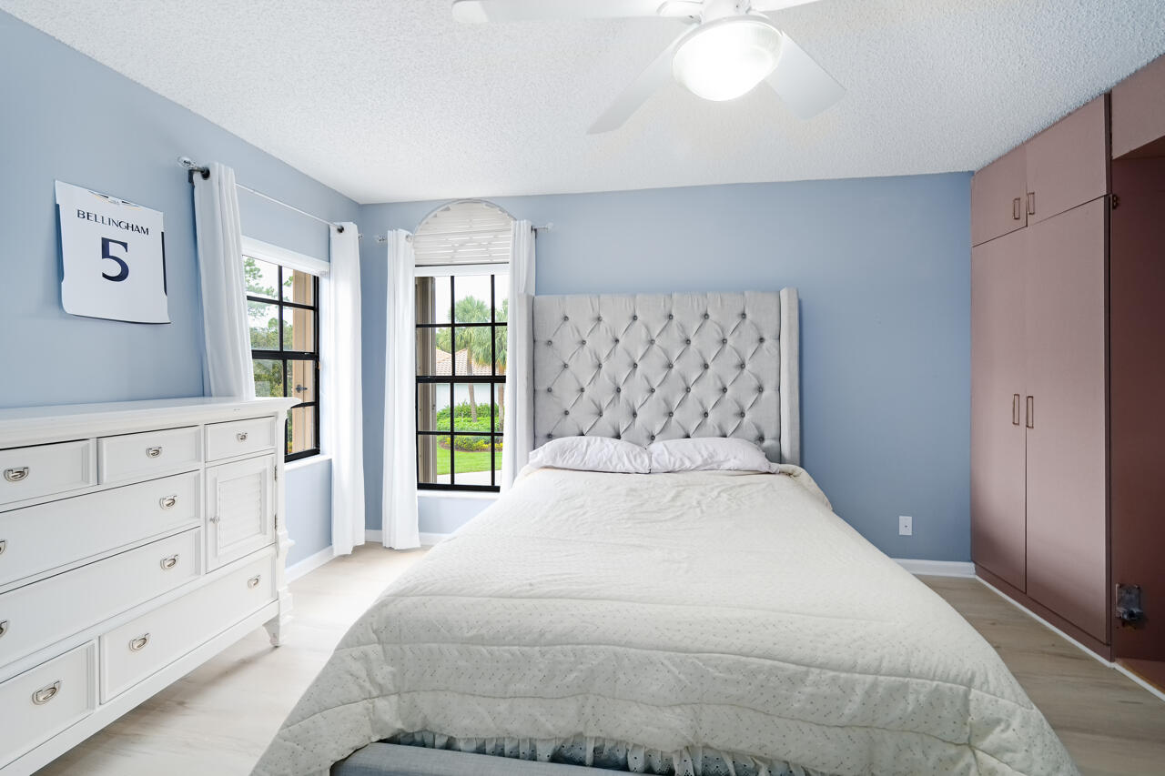 OAK RUN - Residential