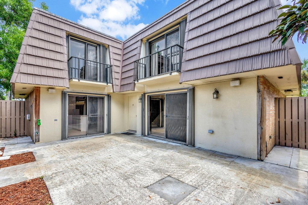 Photo of 1420 14th Court, Palm Beach Gardens, FL 33410 (MLS # R11008368)