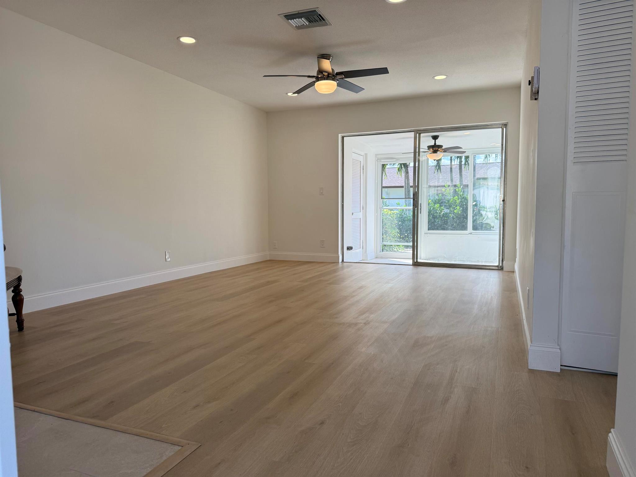 2920 Crosley Drive E M, West Palm Beach, FL, 33415/$109,900 3 2920 Crosley Drive E M
