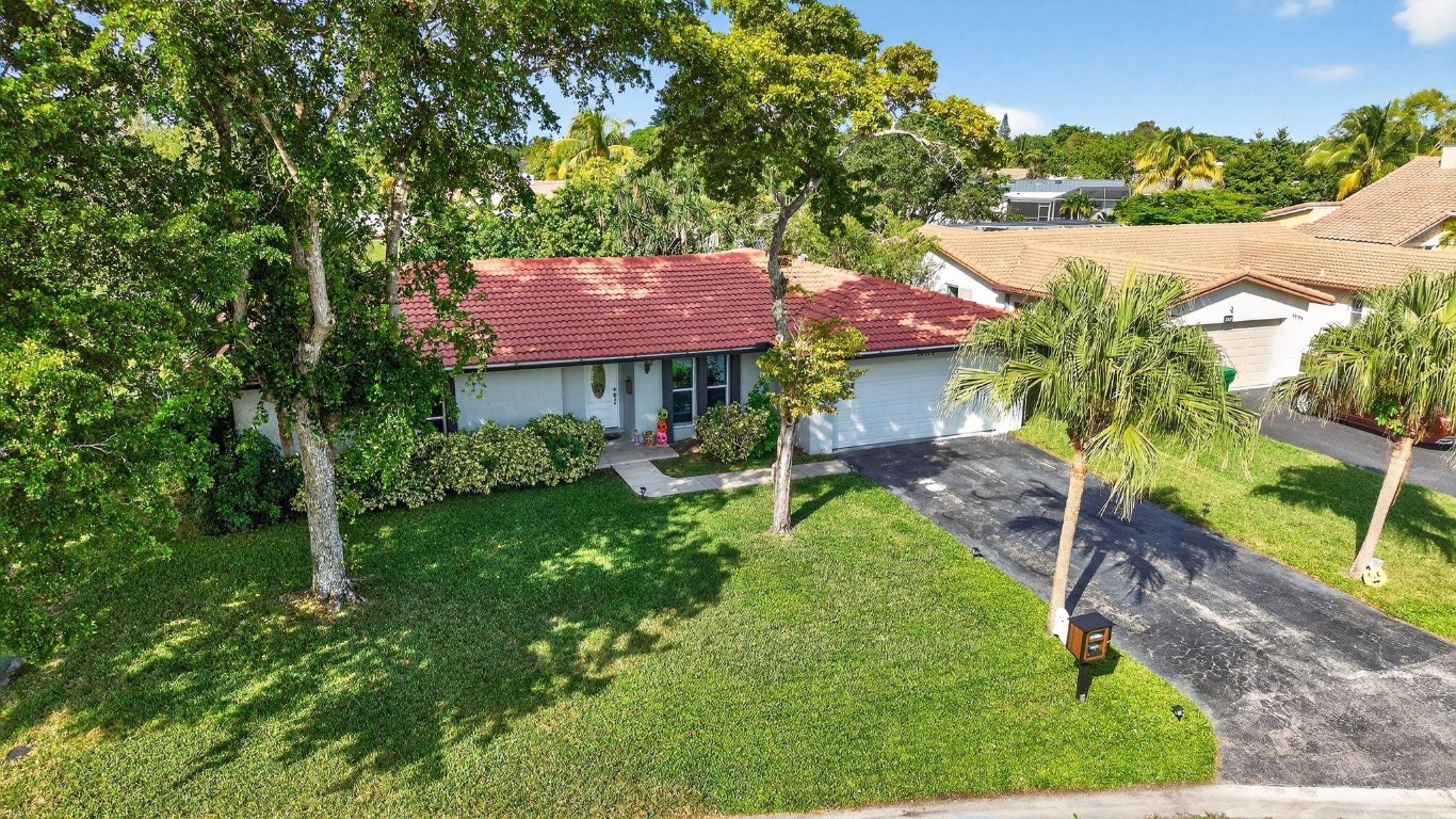 The Windings 70-44 B - Residential