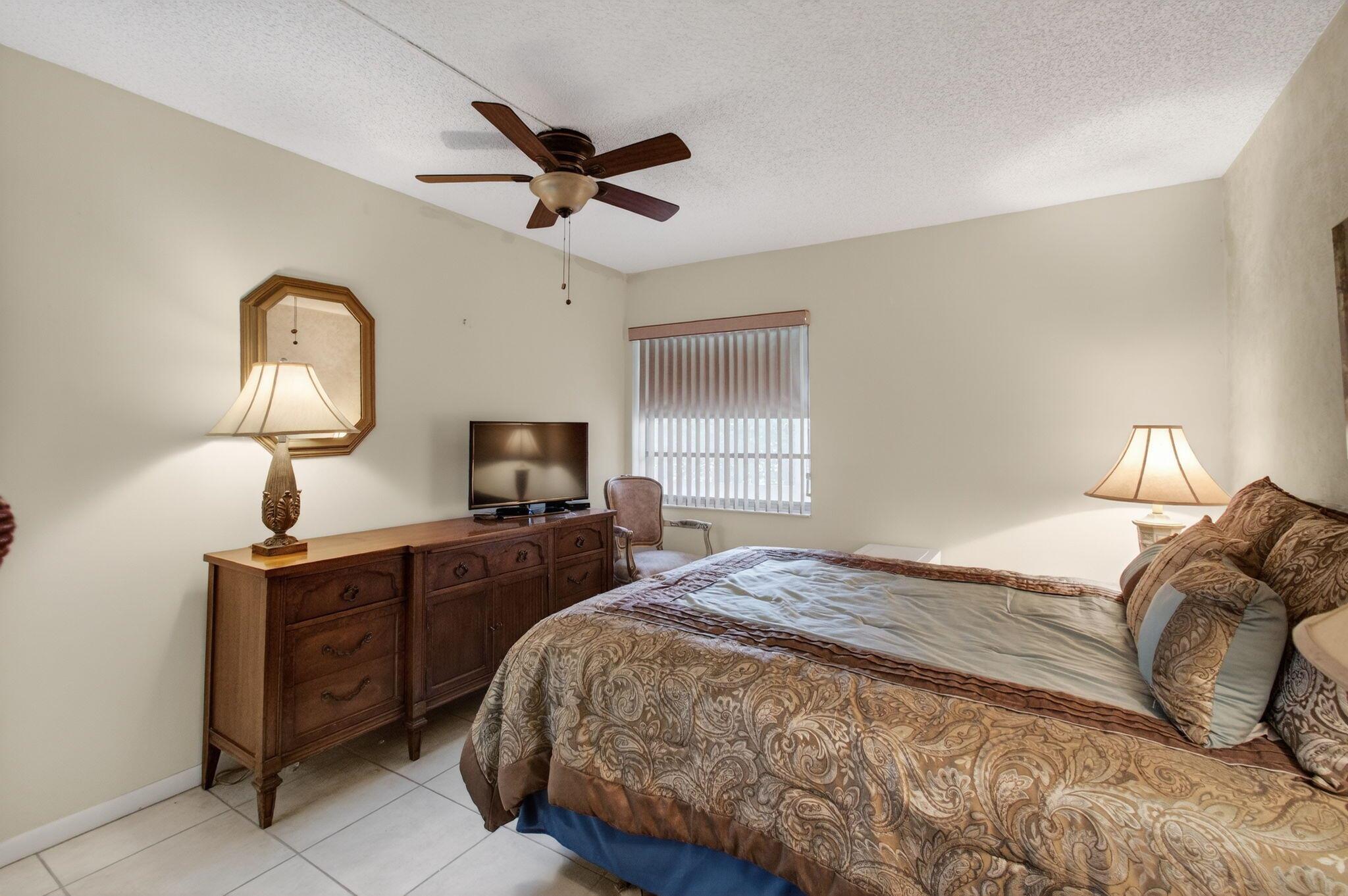 KINGS POINT - Residential