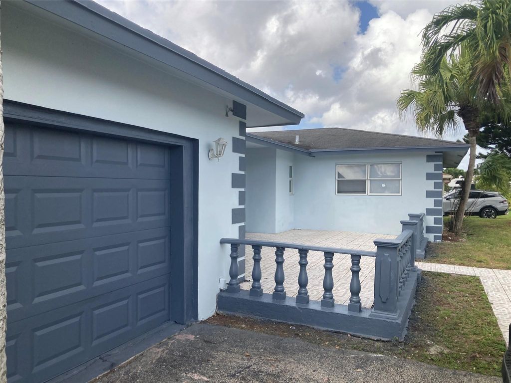Photo of 6230 SW 4th Place, Margate, FL 33068 (MLS # B26027340)