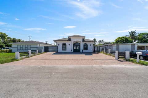 House, 212 m², land 688 m²