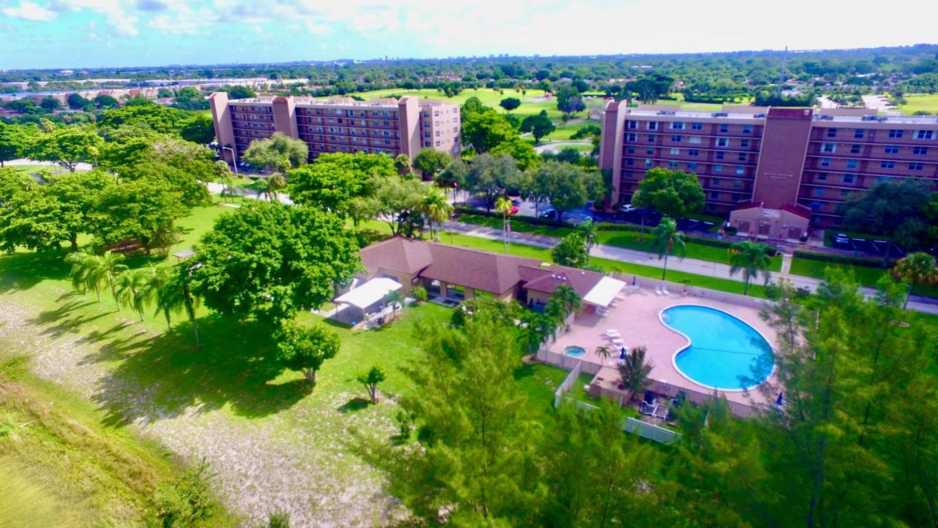 WATERS EDGE TOWERS CONDO - Residential Lease