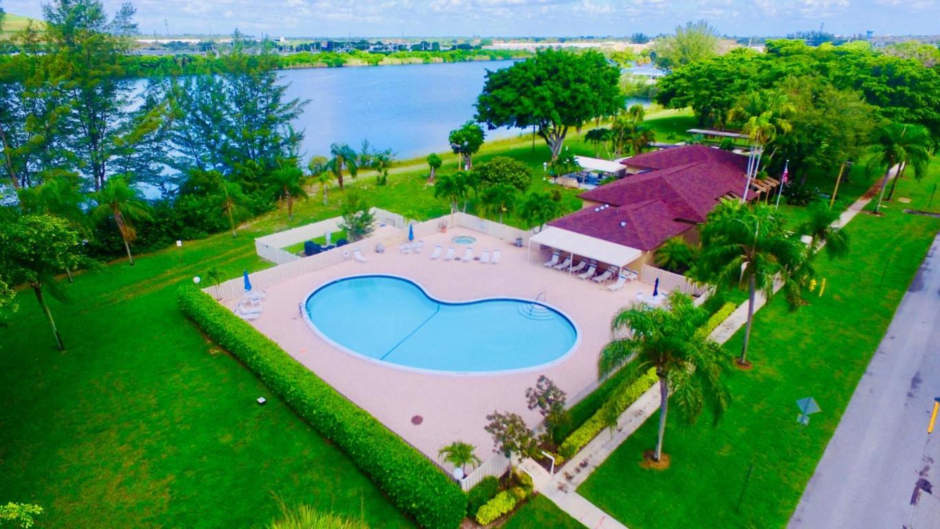 WATERS EDGE TOWERS CONDO - Residential Lease