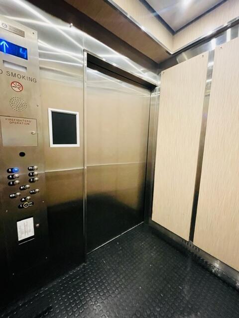 WATERS EDGE TOWERS CONDO - Residential Lease