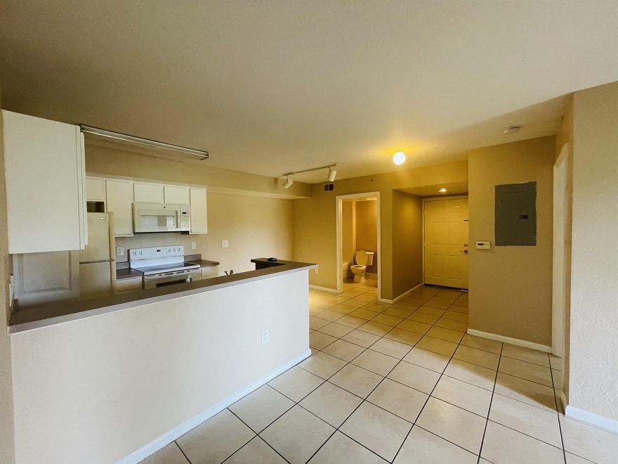 Open and bright golf view from every window! Tiles all around. Two bedrooms two bathrooms, freshly painted.Ready to move in. Rapid approval. Requirements: First, Last and Security. Please send offer with copy of ID, proof of income and credit score.