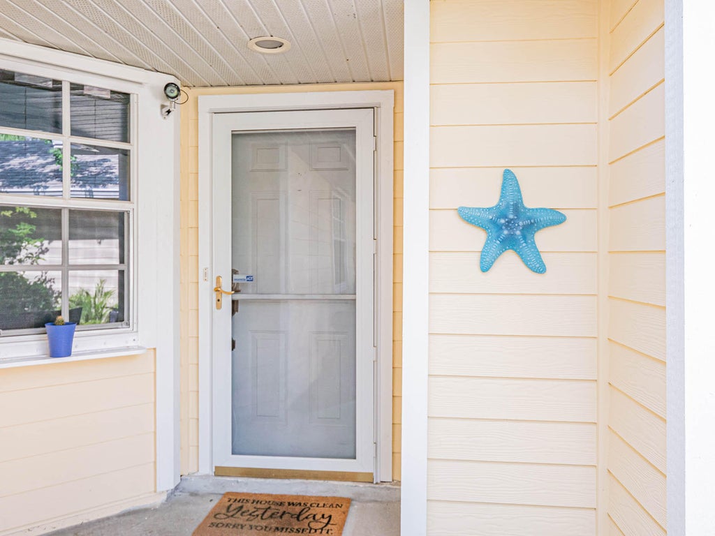 Photo of 559 6TH Street, Vero Beach, FL 32962 (MLS # B26073649)