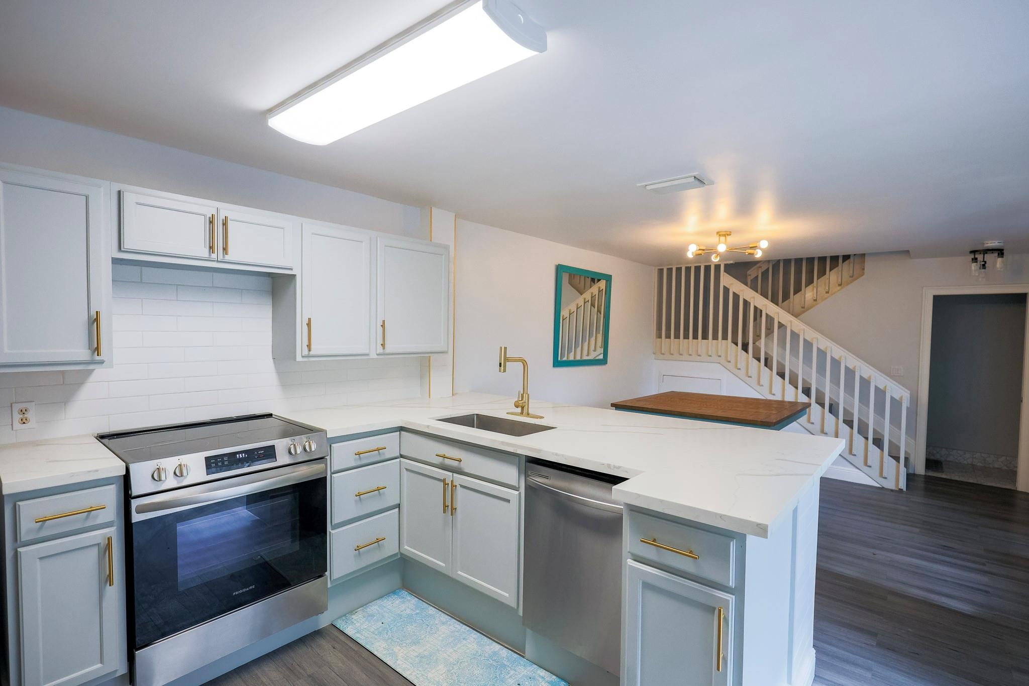 EMBASSY LAKES - Residential Lease