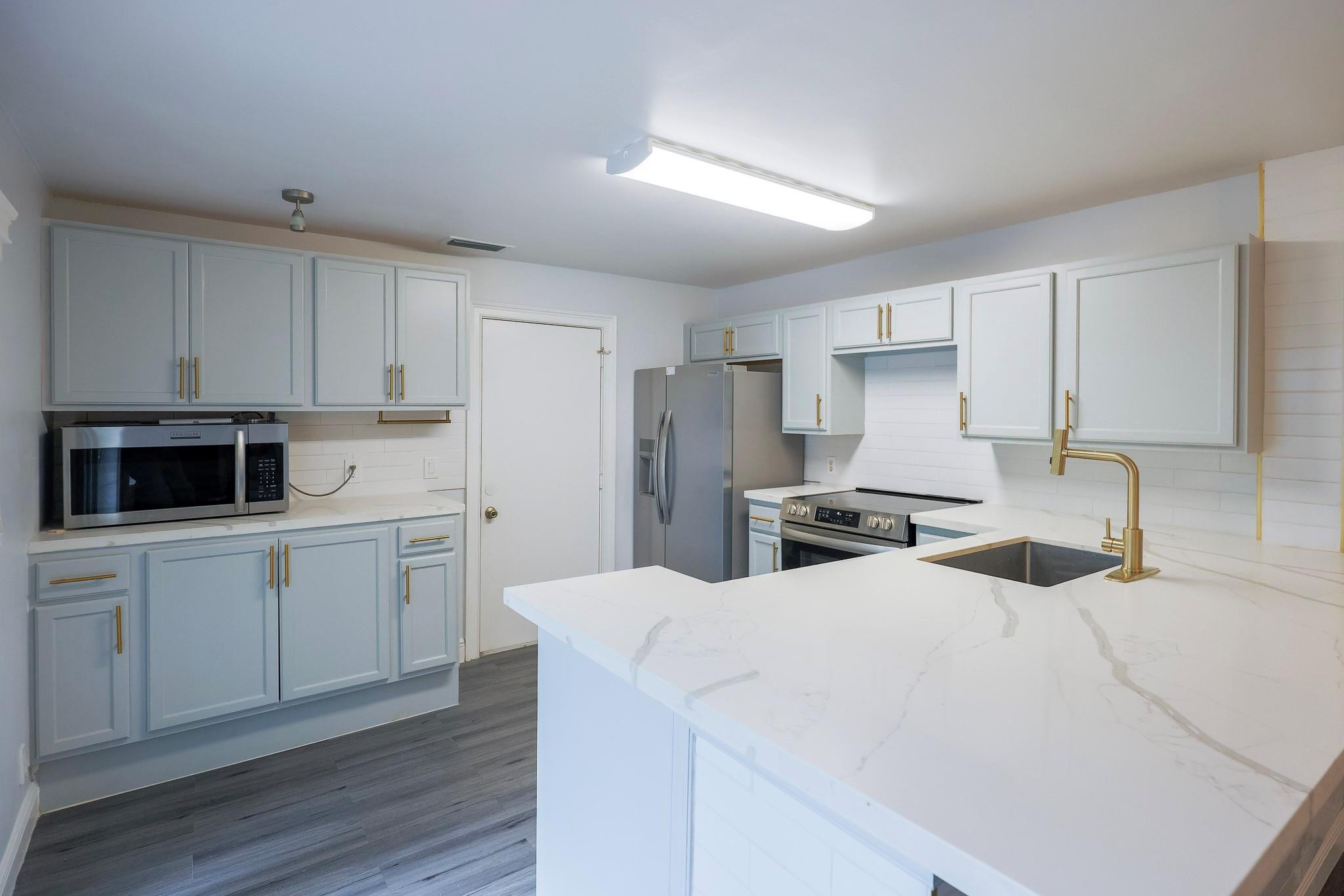 EMBASSY LAKES - Residential Lease