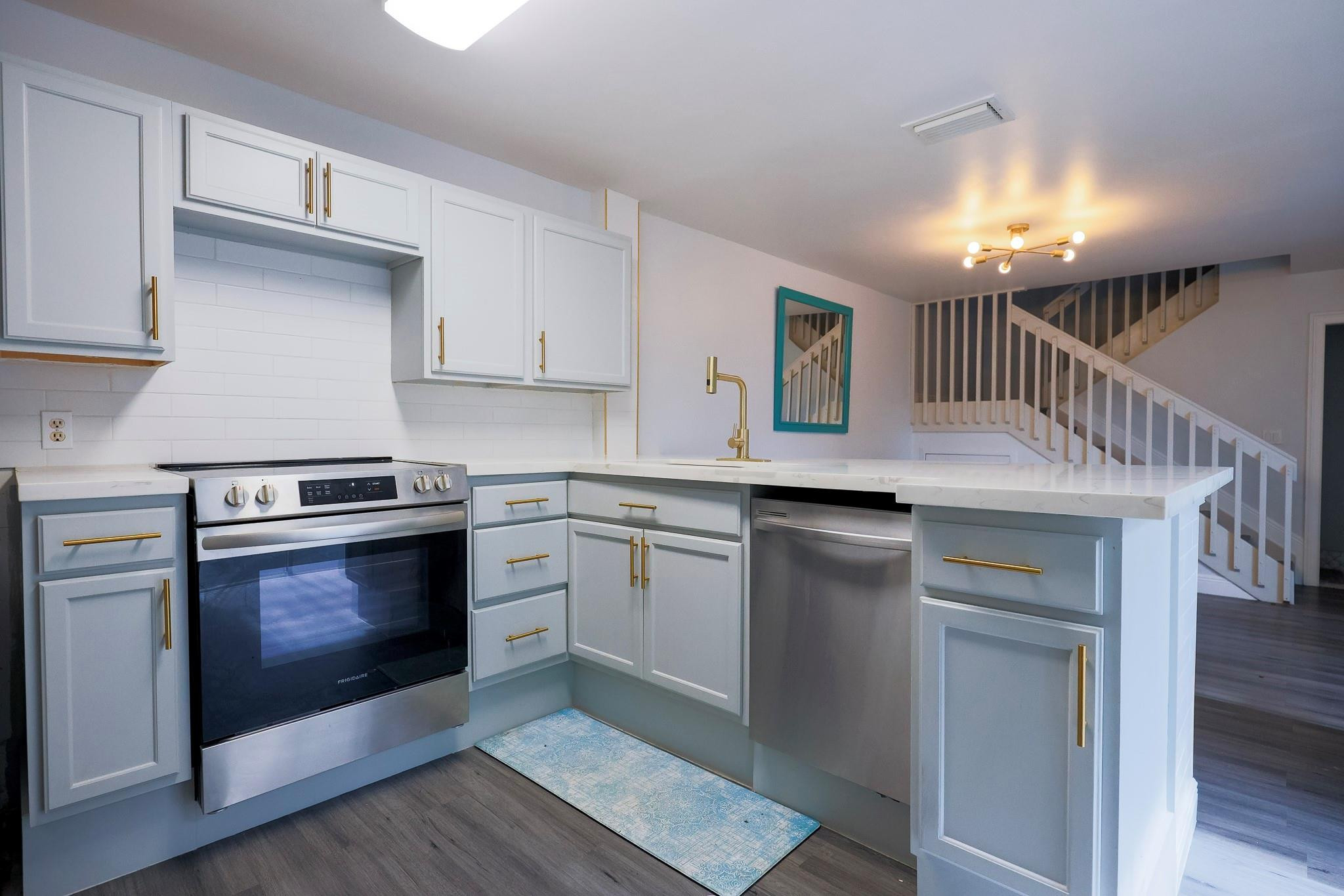 EMBASSY LAKES - Residential Lease