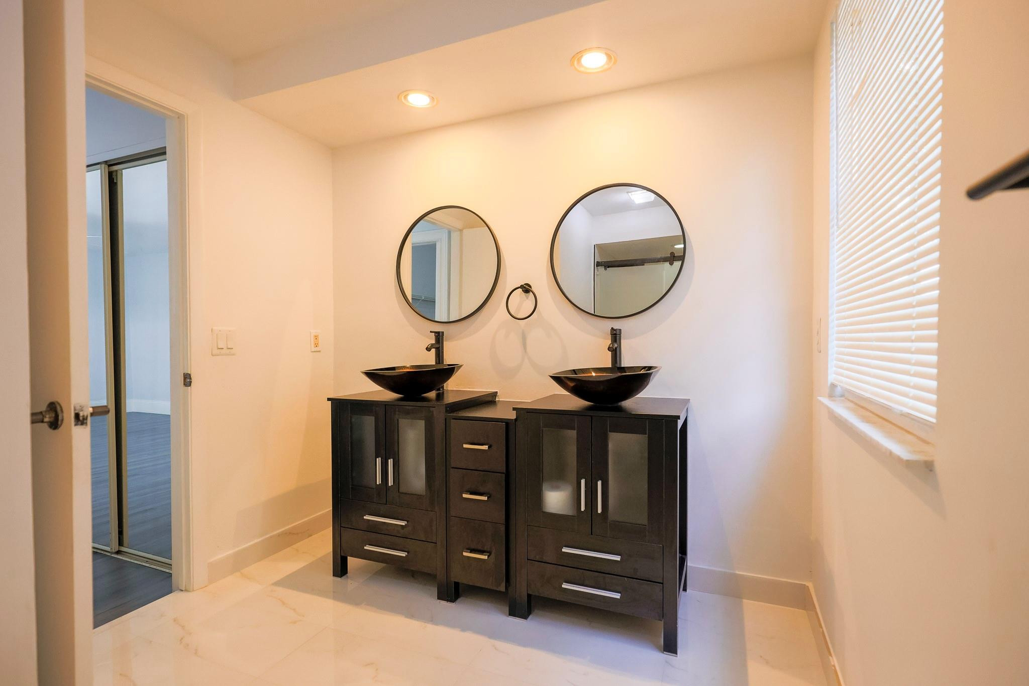 EMBASSY LAKES - Residential Lease