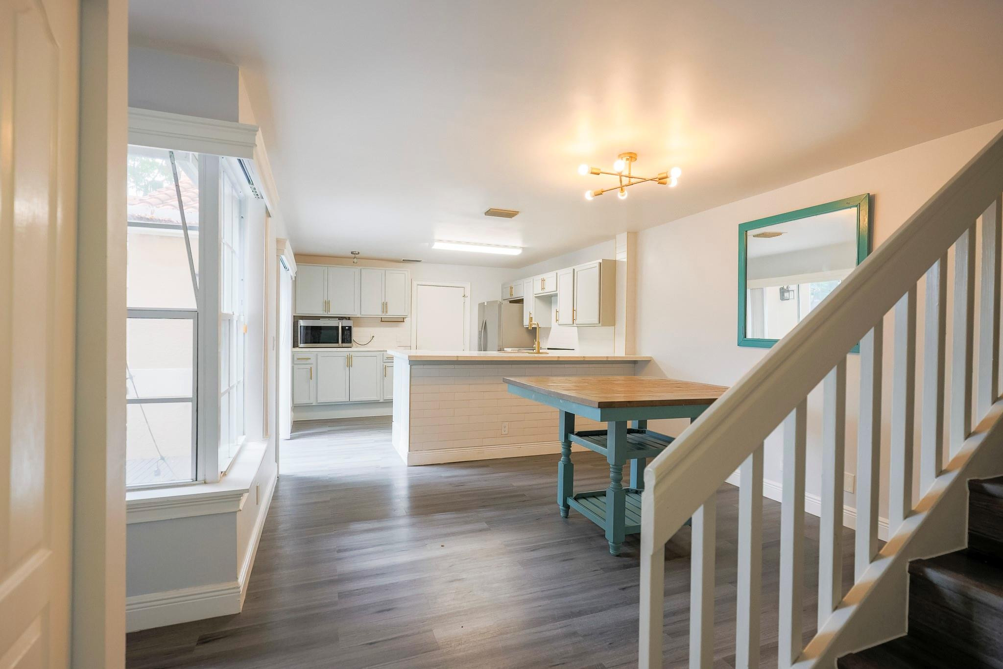 EMBASSY LAKES - Residential Lease