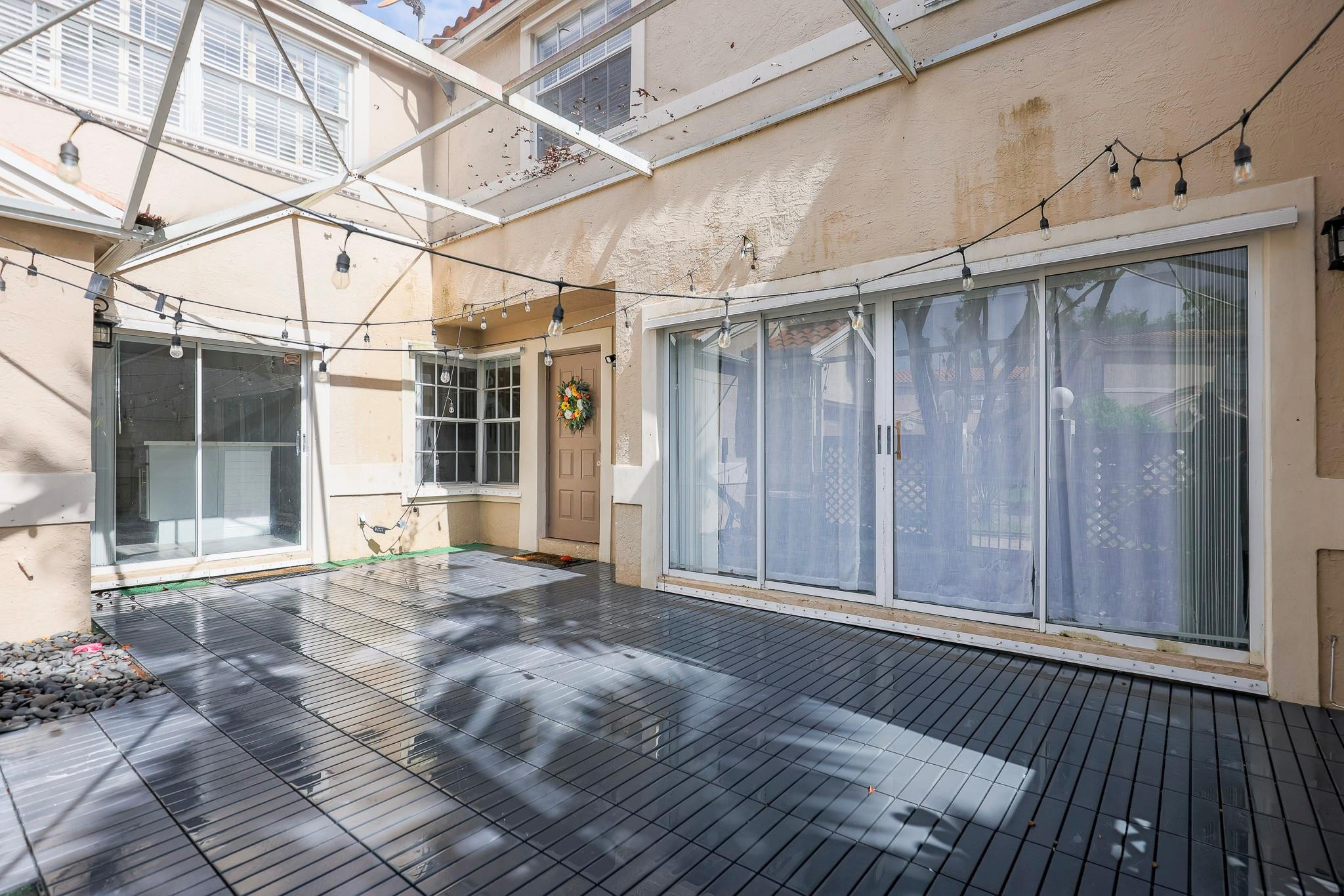 EMBASSY LAKES - Residential Lease