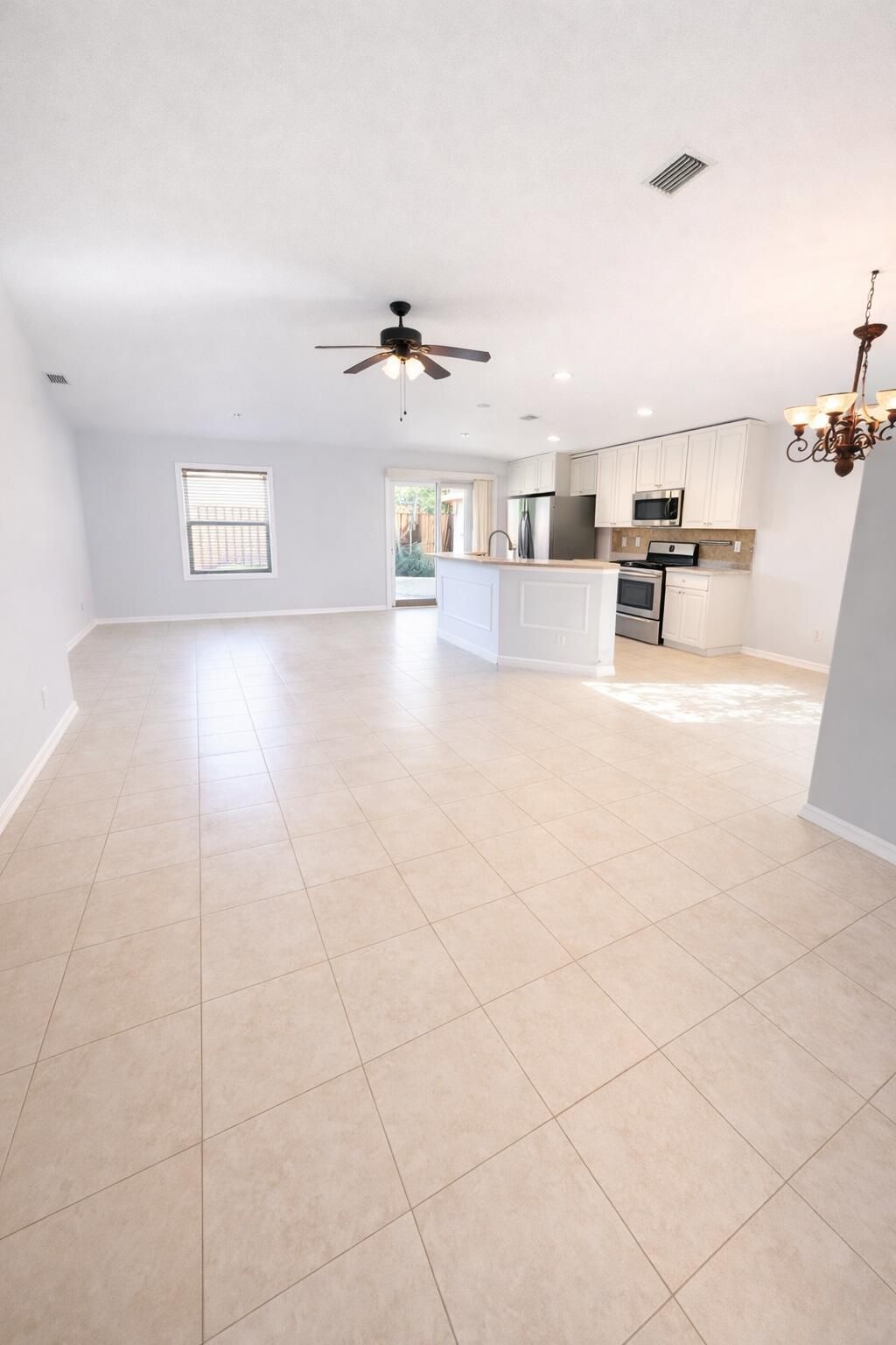 Photo of 828 Greenleaf Circle, Vero Beach, FL 32960 (MLS # B26004610)