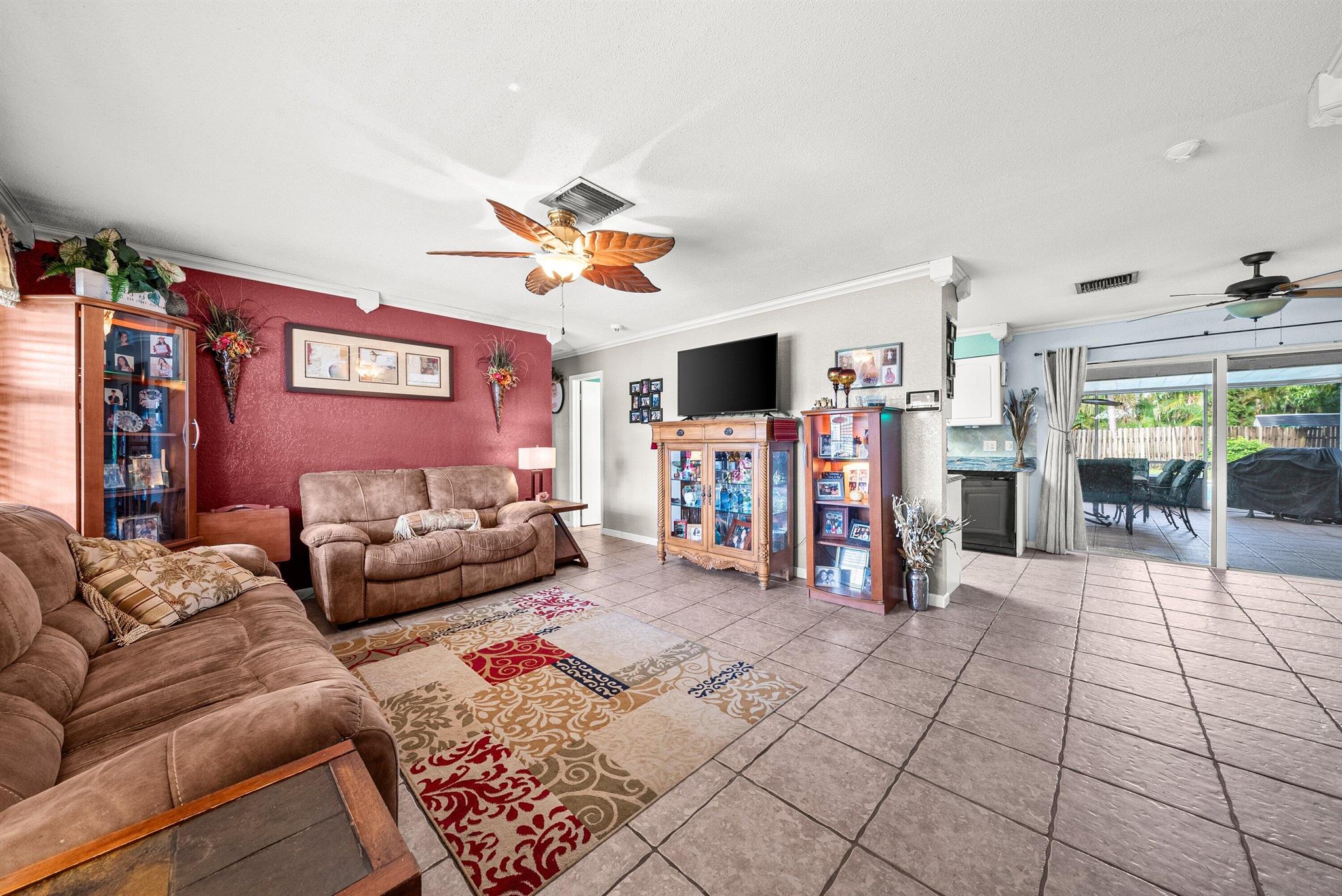 1439 Rose Circle